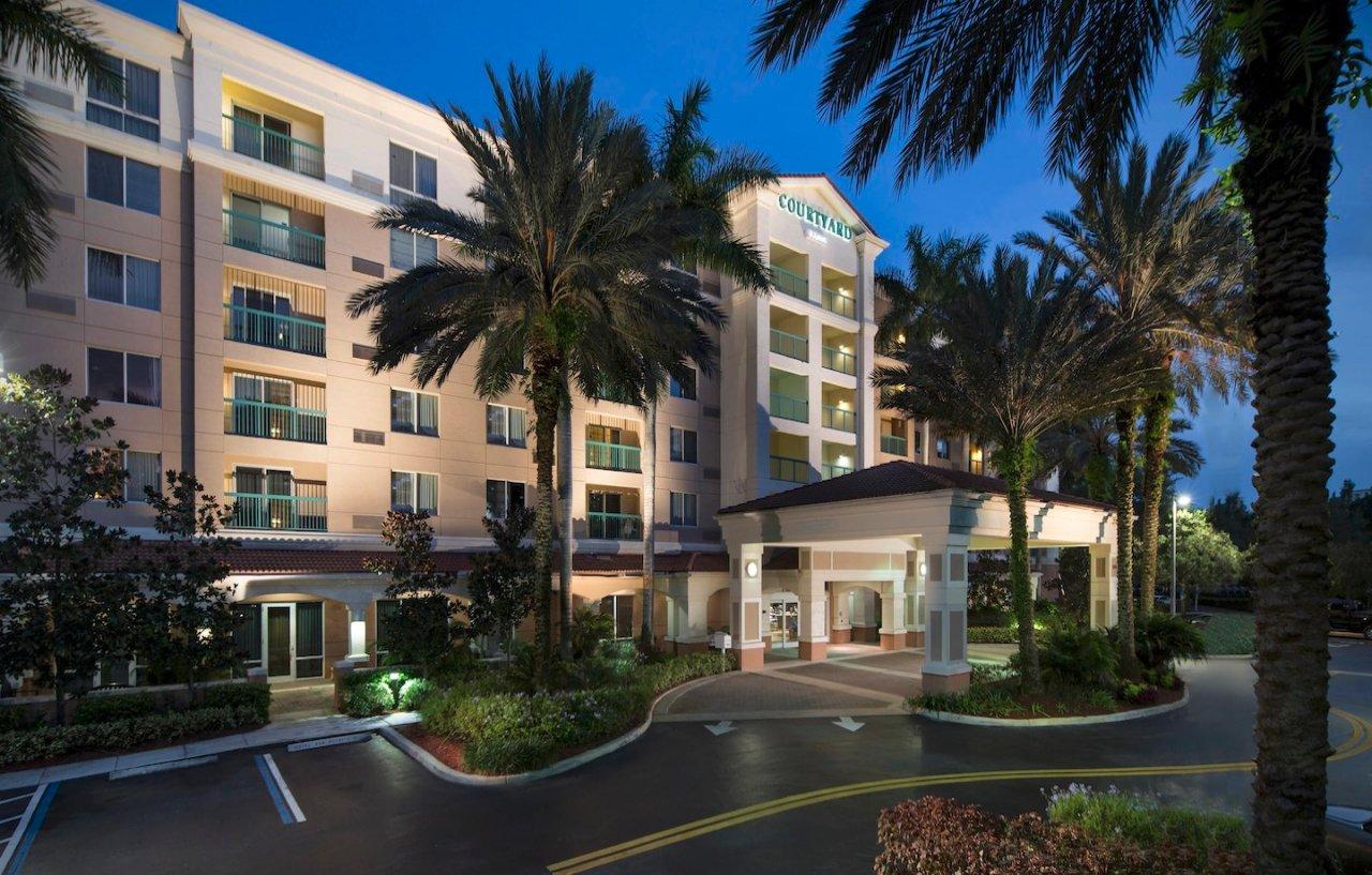 Courtyard By Marriott Fort Lauderdale Уестън Екстериор снимка