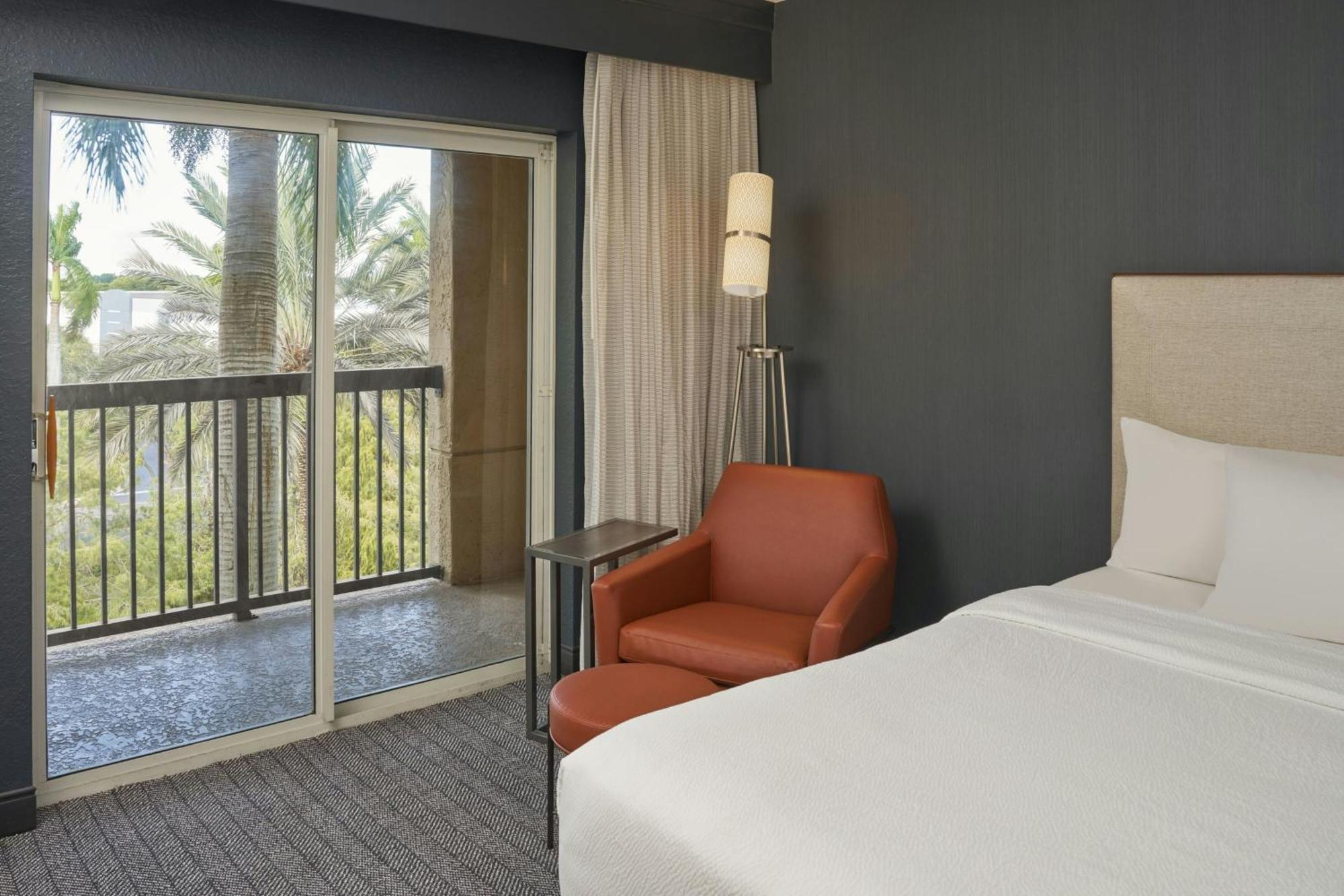 Courtyard By Marriott Fort Lauderdale Уестън Екстериор снимка